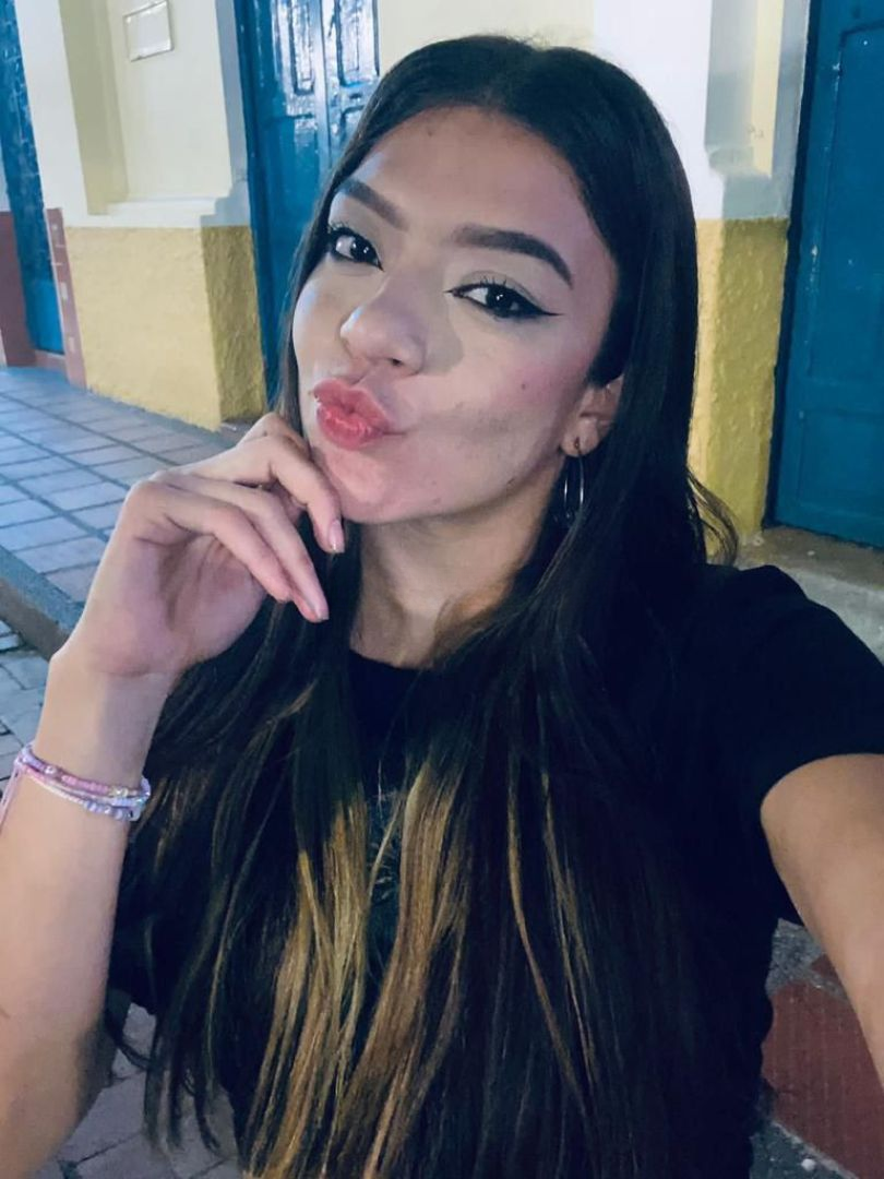 633014698|SAMANTA|Chica