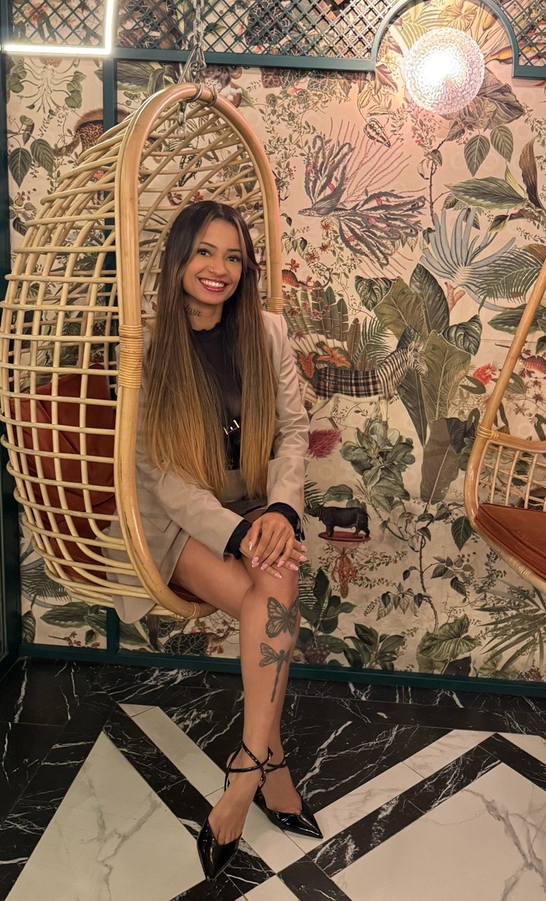 631970771|ALEXIA|Chica