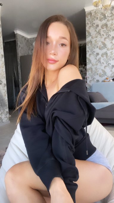 649404176|ARIANE|Chica