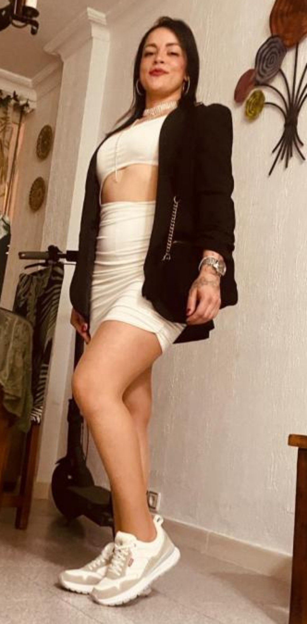 637006945|VICTORIA|Chica