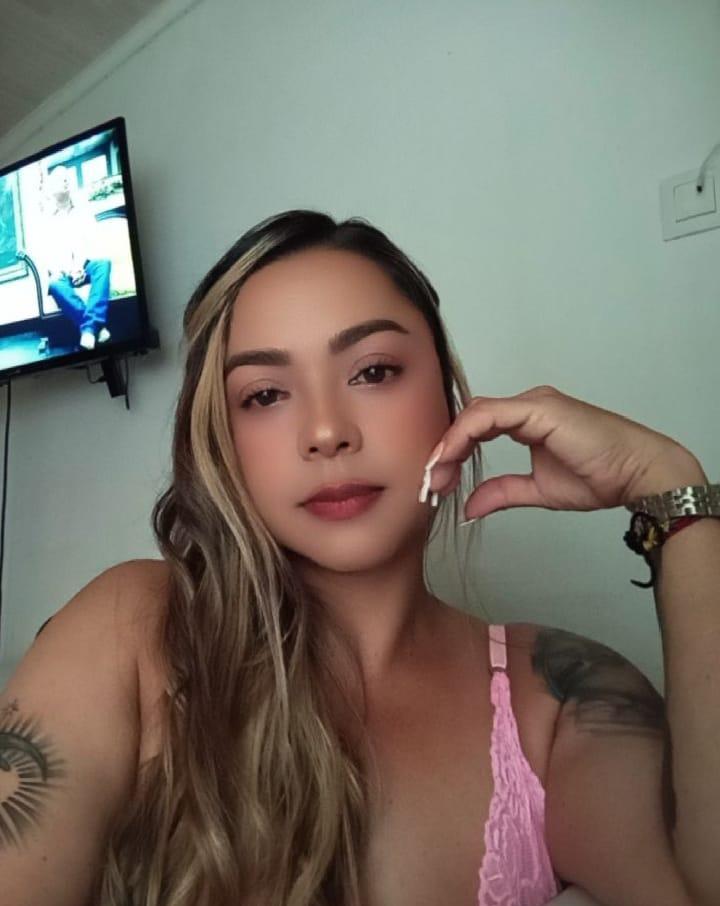 621649733|BELLA|Chica