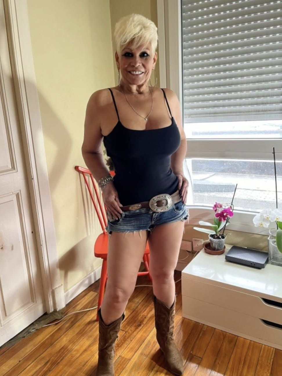667097103|CANDELA|Chica