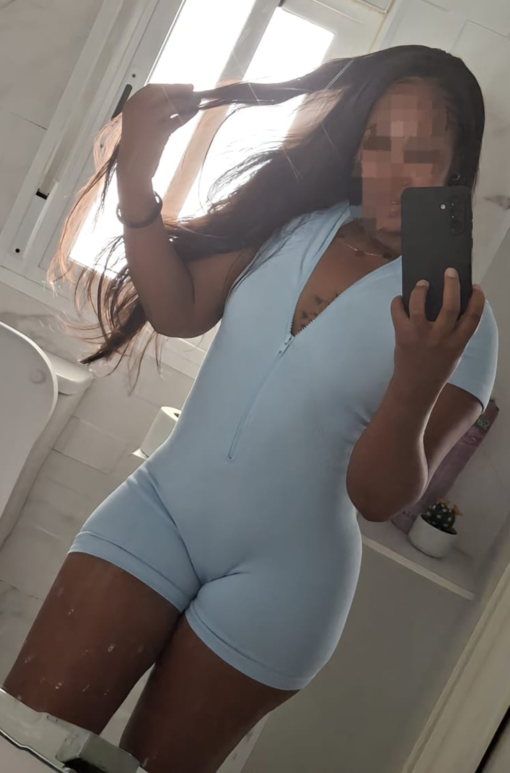 686144837|ROSA|Escort