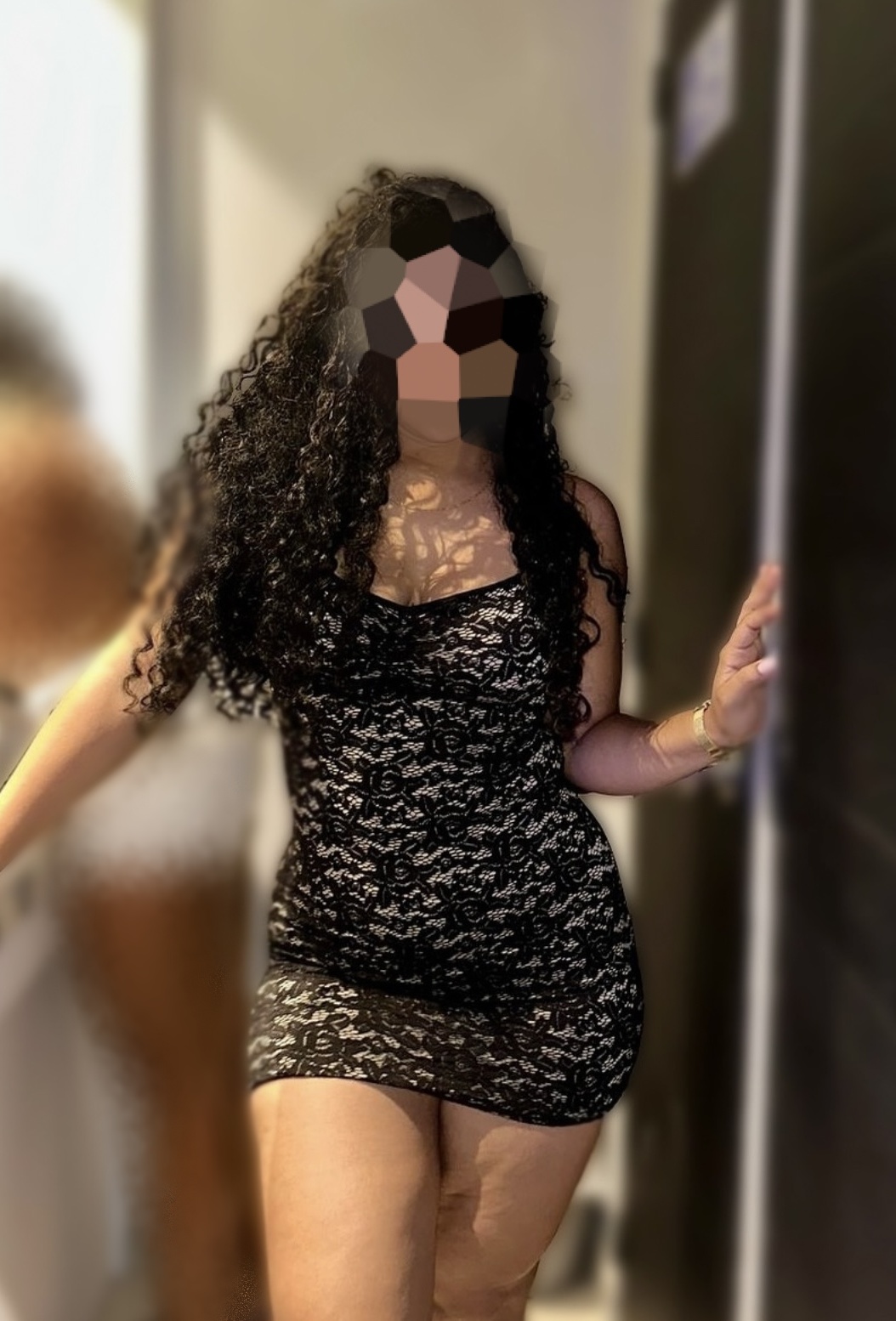 617494658|SOFI|Chica