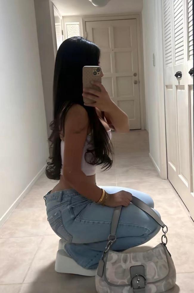691131030|ELENA|Chica