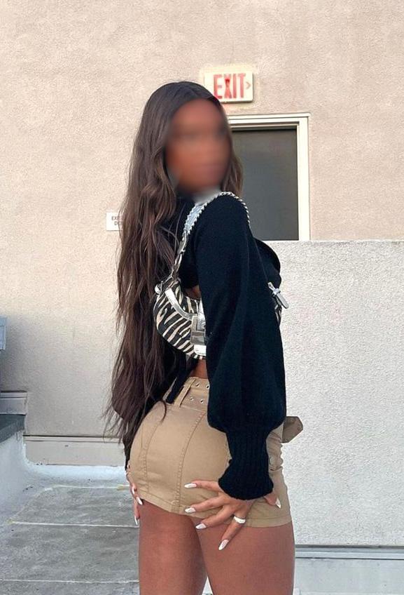 691131030|ELENA|Chica