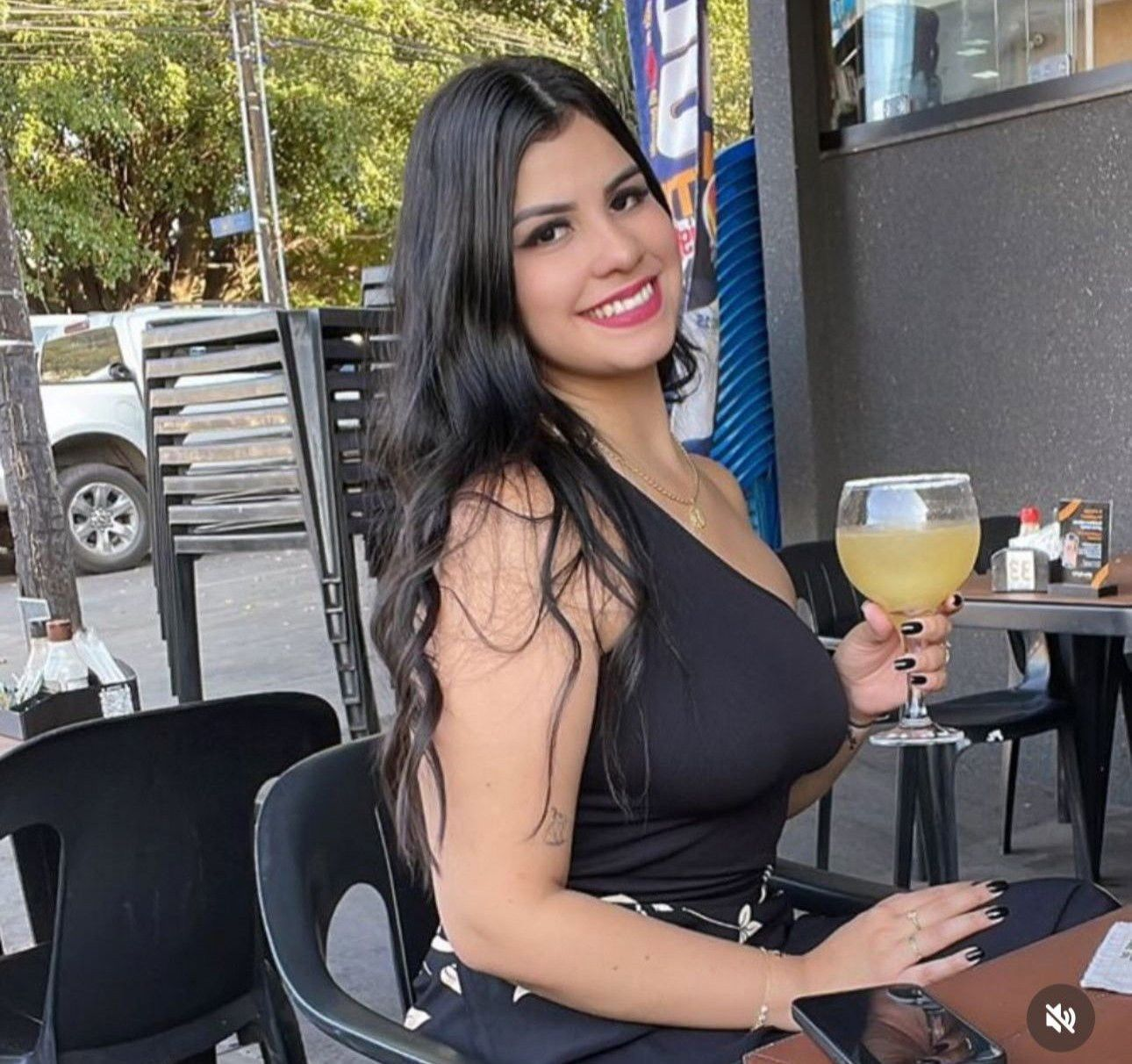 643488341|klly|Chica