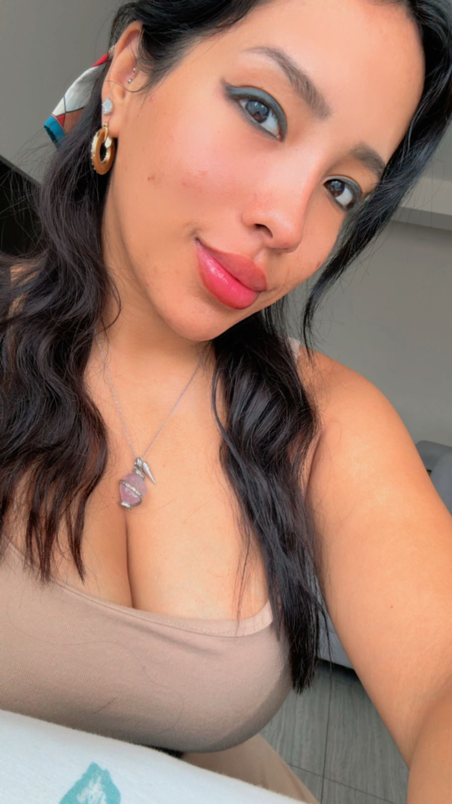 636431335|NAOMI|Chica