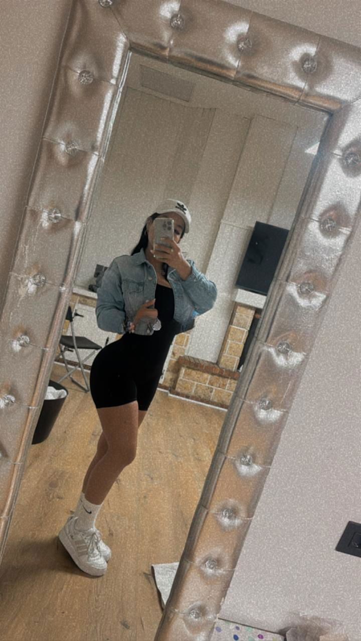 636431335|NAOMI|Chica