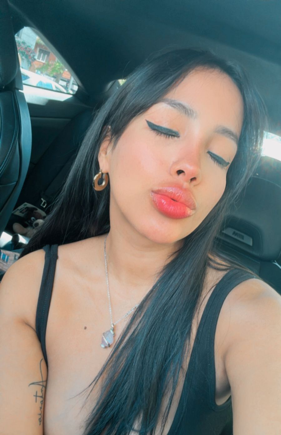 636431335|NAOMI|Chica