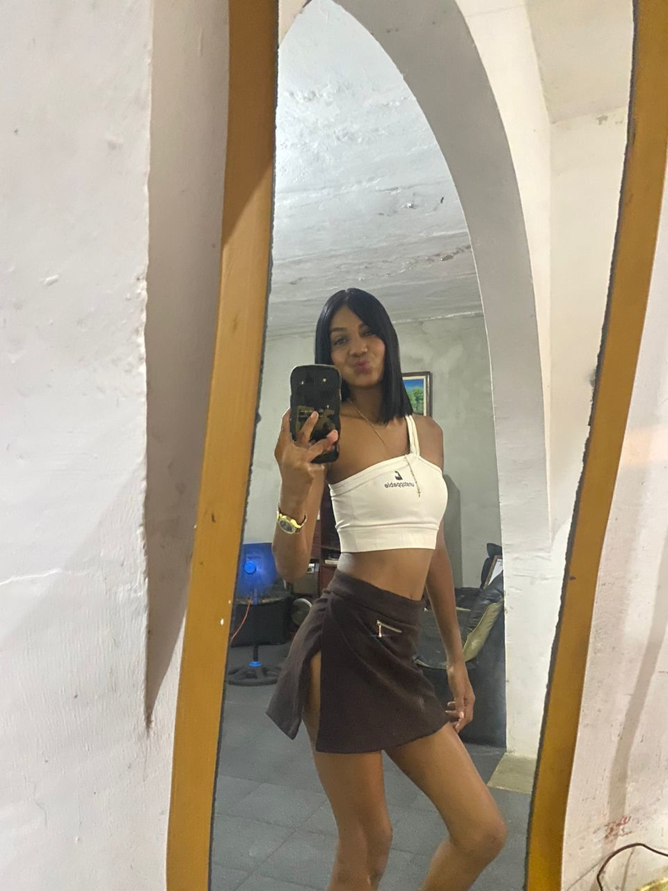 643047642|SHADAY|Chica