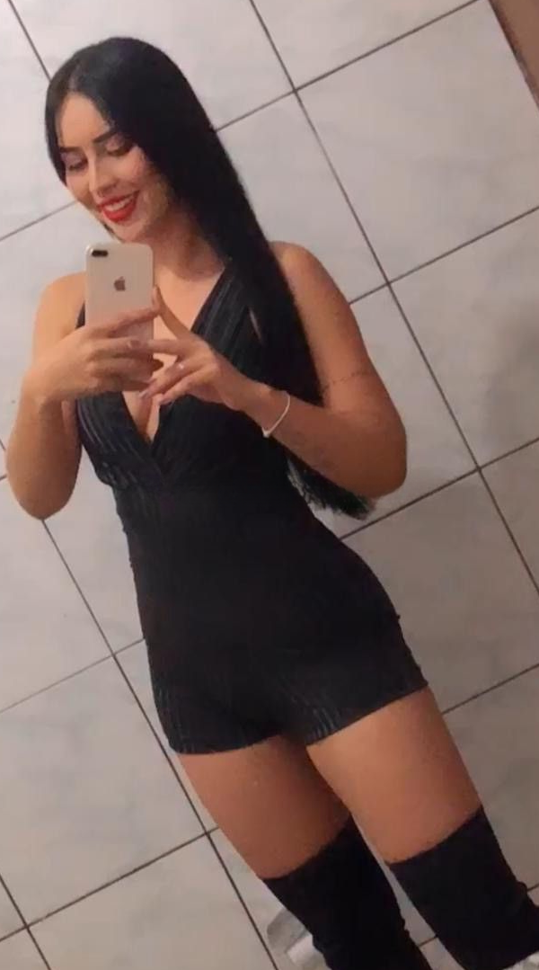 672963318|NICOLE|Chica