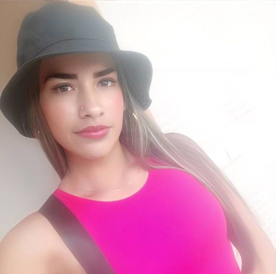 652430742|SARA|Chica