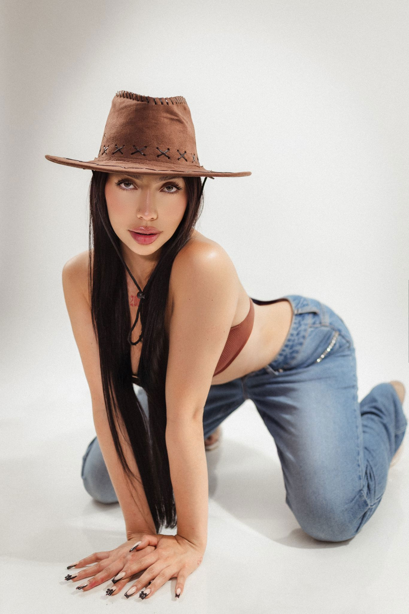 671325377|MADISON|Chica