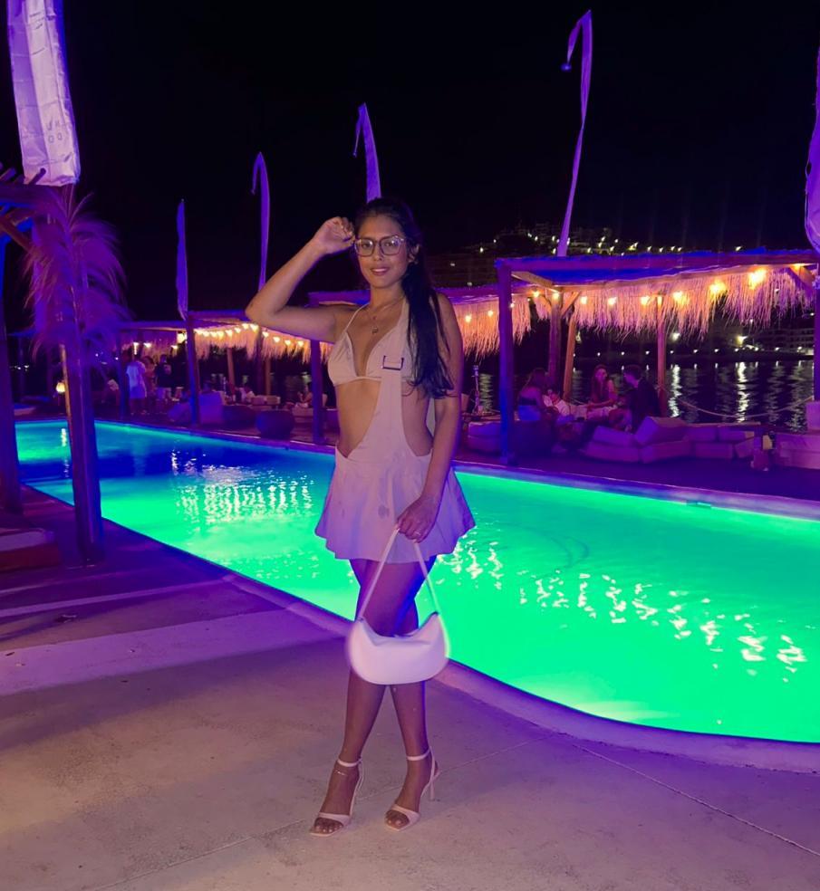 602688600|MIAH|Chica