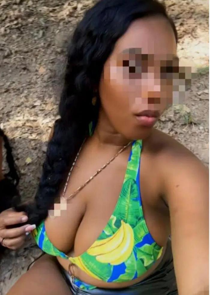 643543687|VIKY|Chica