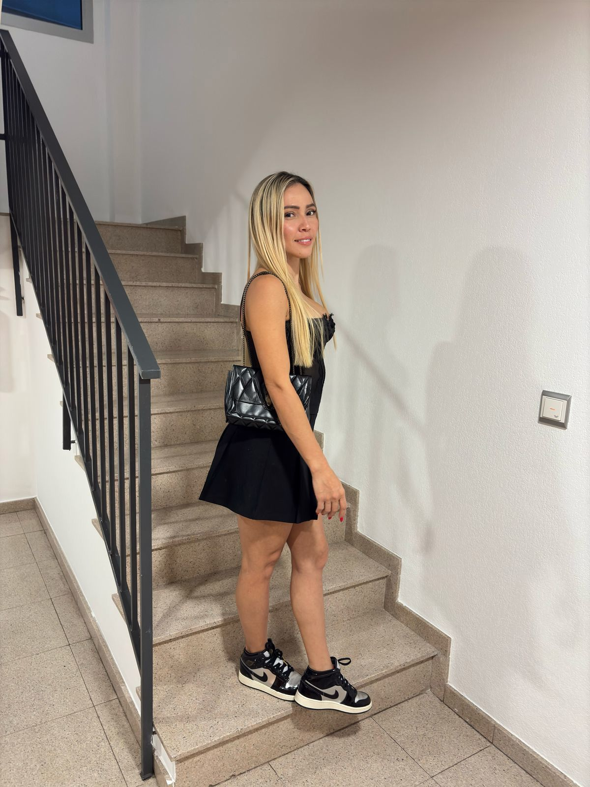 663376927|DANIELA|Chica