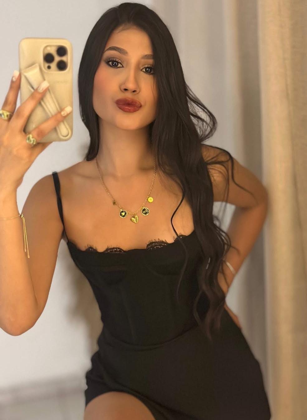 612599976|BRENDA|Escort