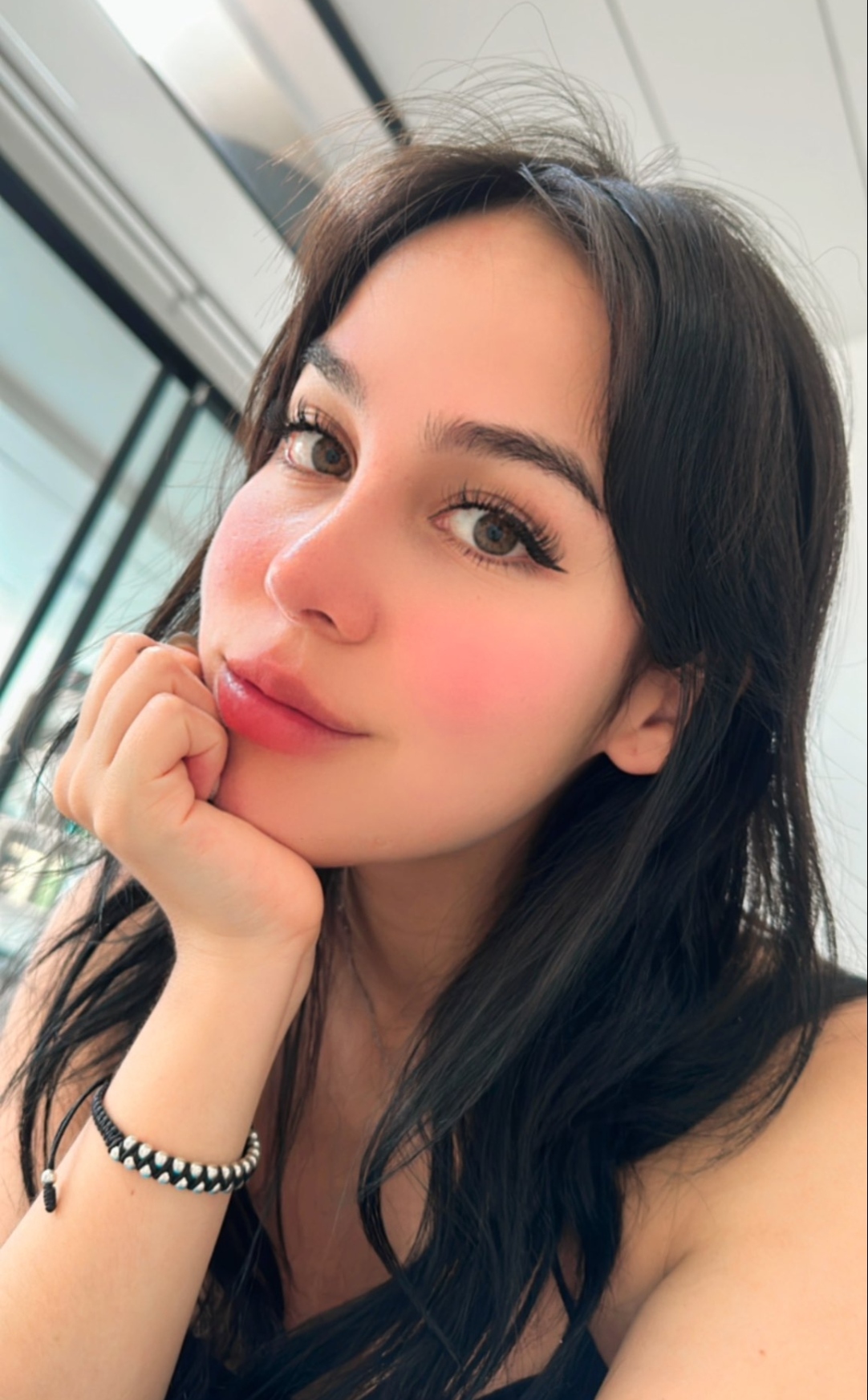 604104873|CHRISTEVIE|Chica