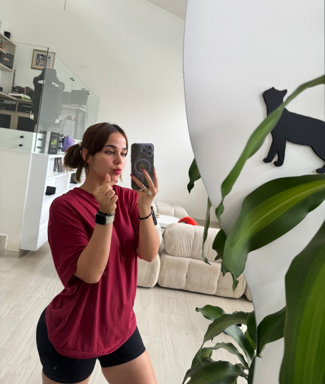 604104873|CHRISTEVIE|Chica