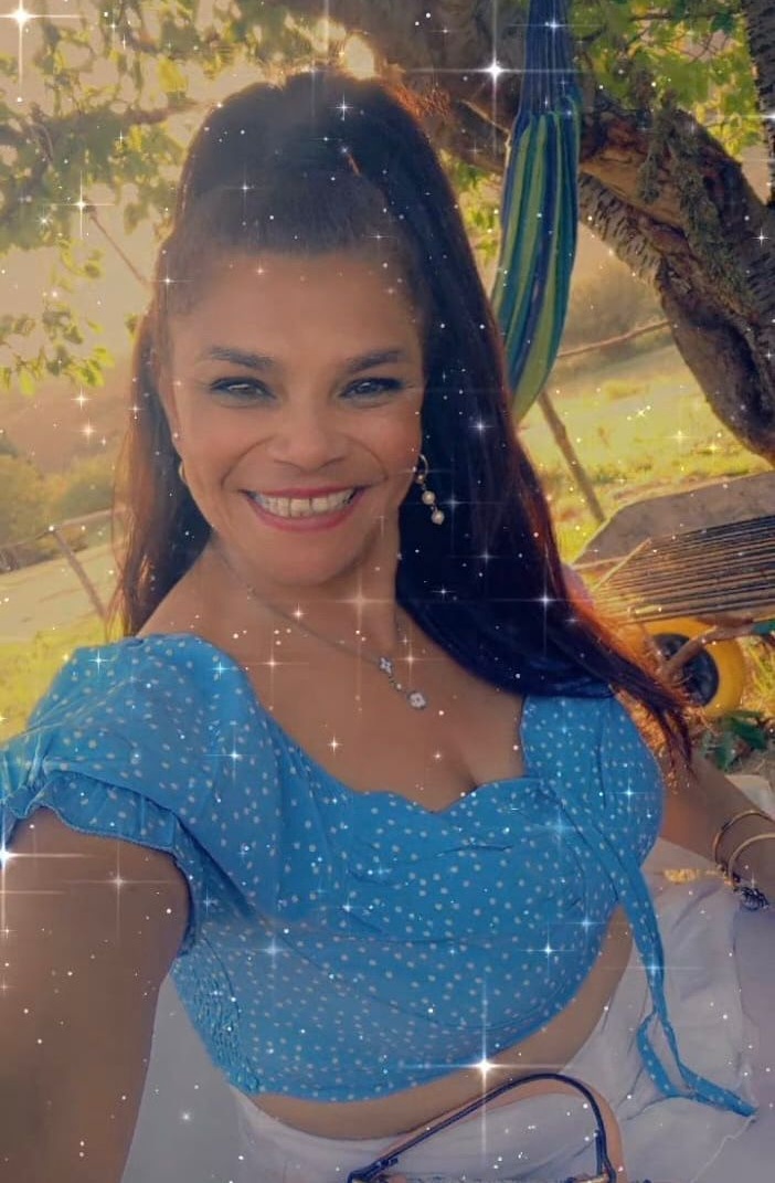680687637|LAURA|Chica