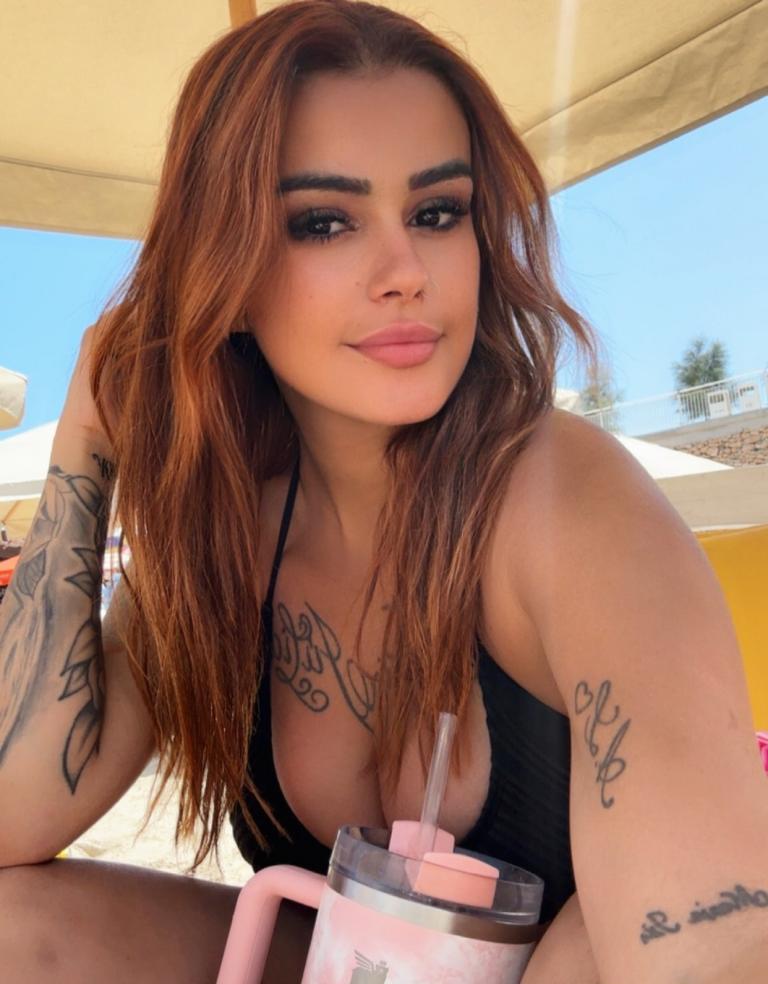 612246208|MELLY|Chica