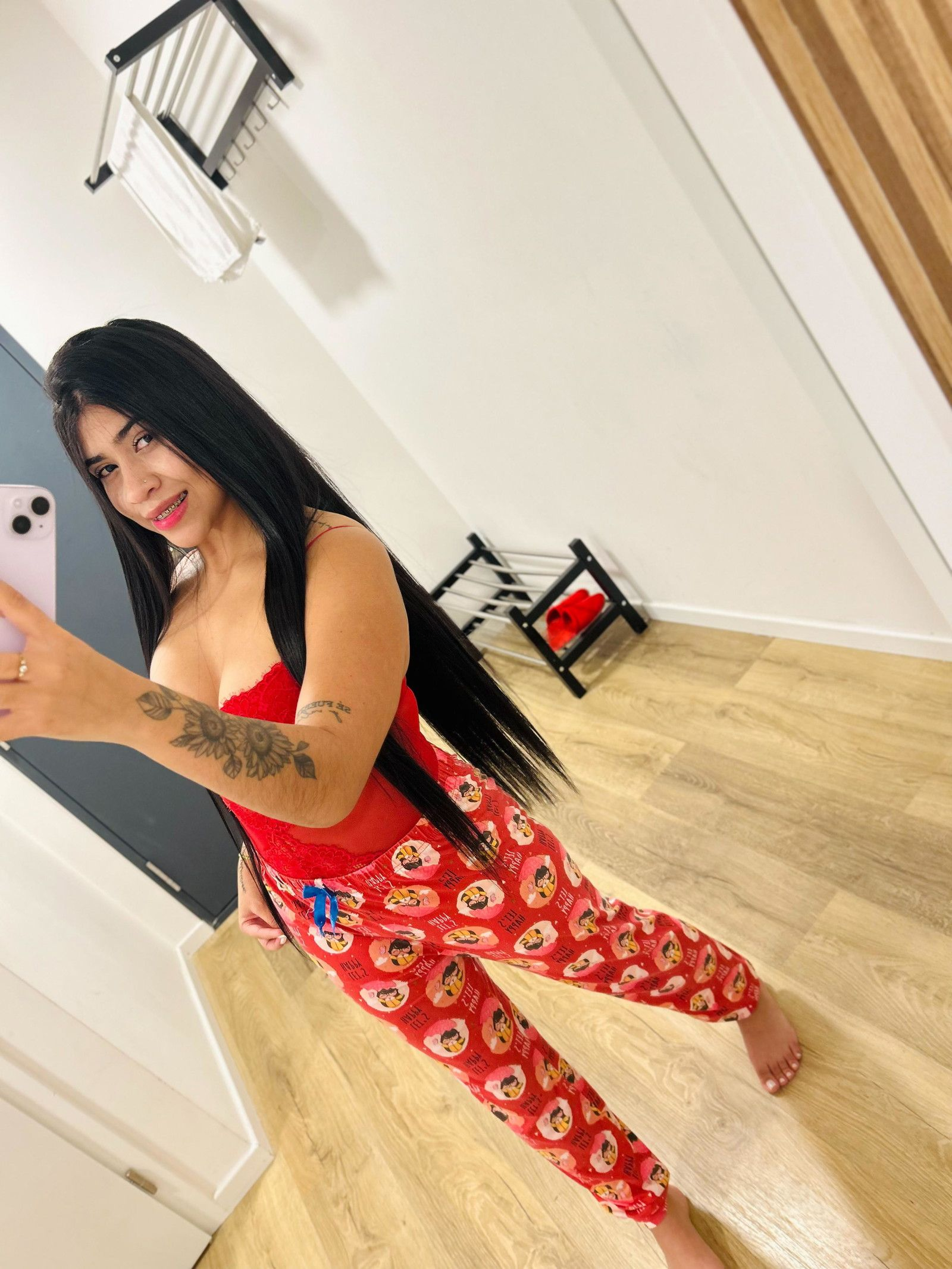 677680626|ISA|Chica