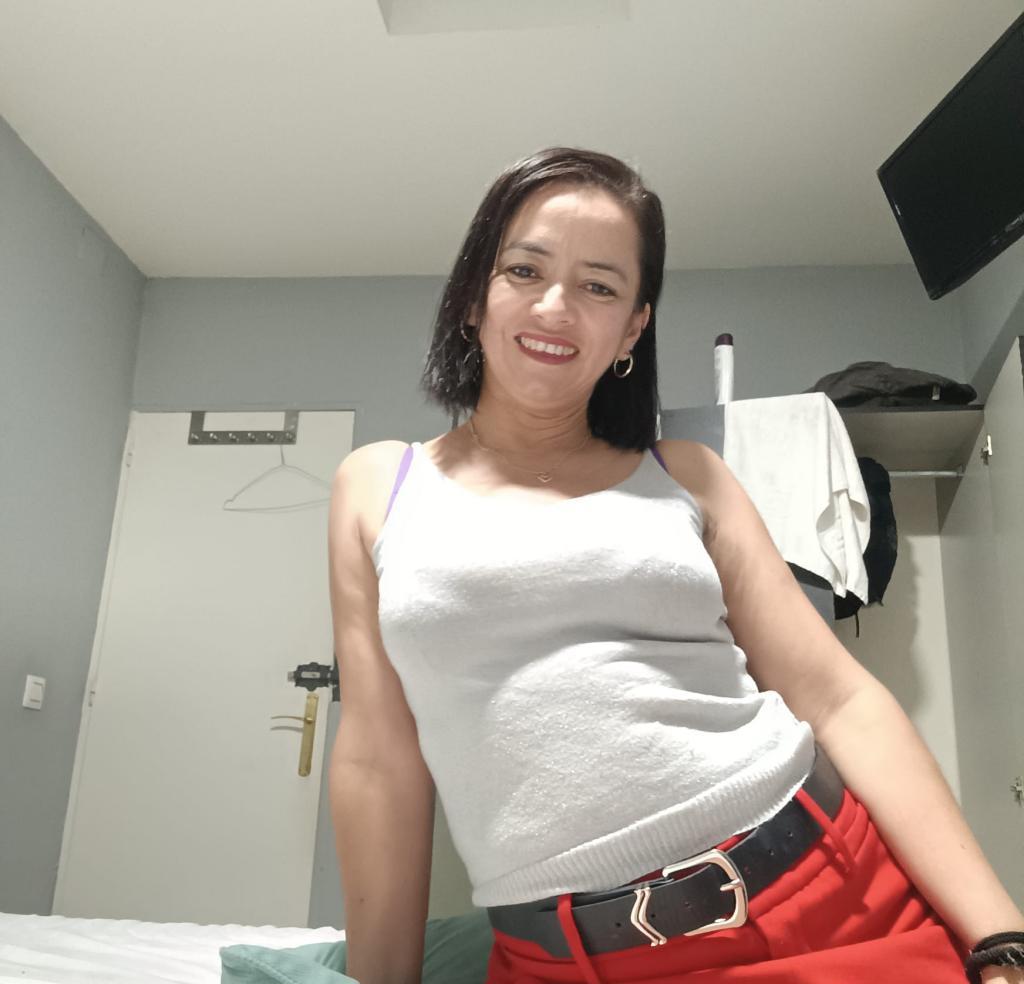 614435582|NAIARA|Chica