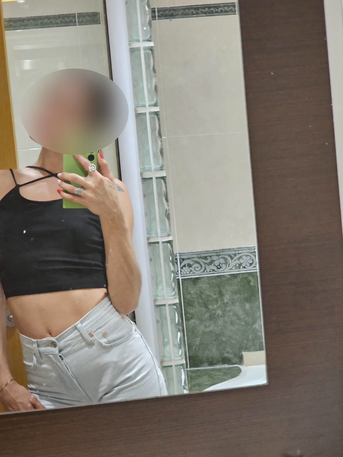 642365715|LEYRE|Chica