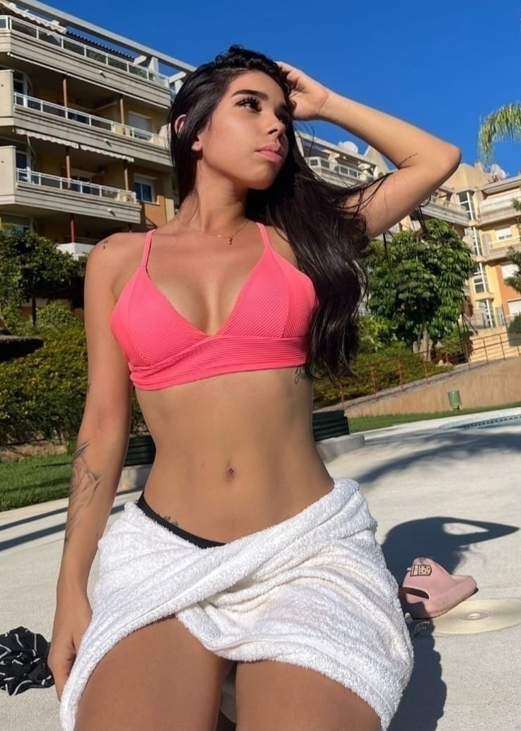 680615957|LAURITA|Chica