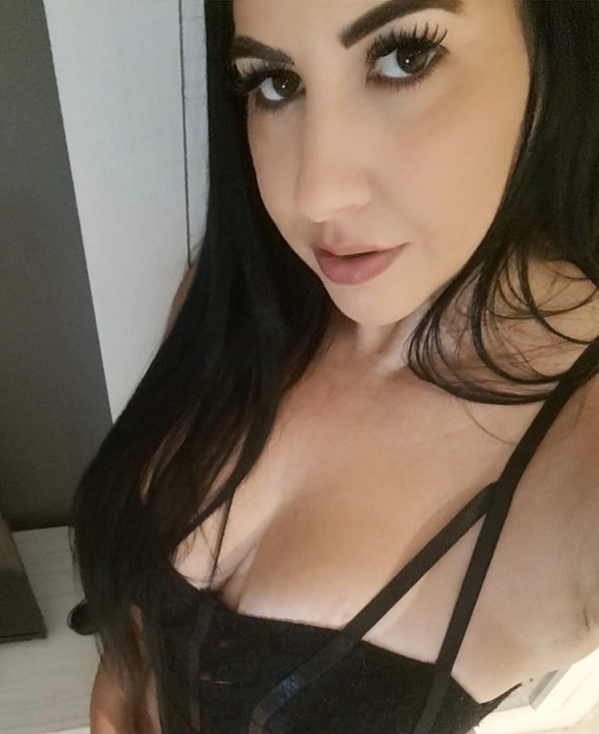 680615957|KARINA|Chica