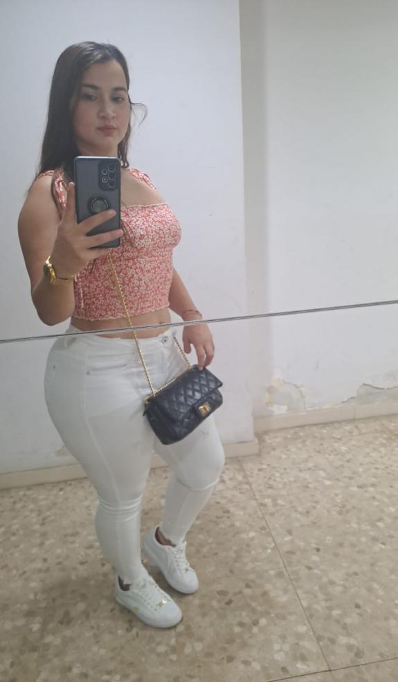 613335304|LUCIA|Chica