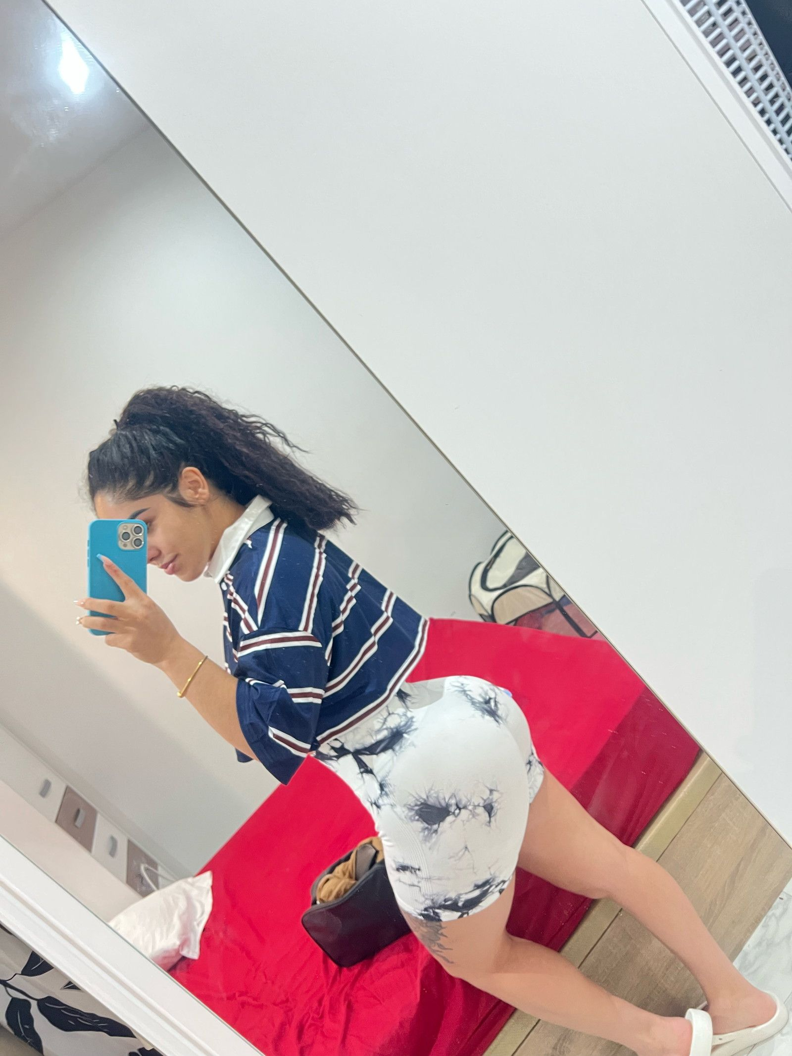687251123|IVANNA|Chica