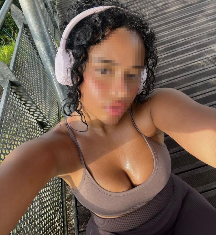 643660692|SHANEL|Chica
