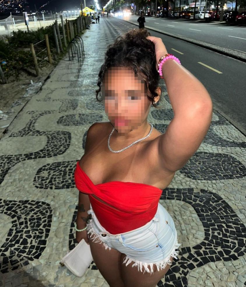 643660692|SHANEL|Chica