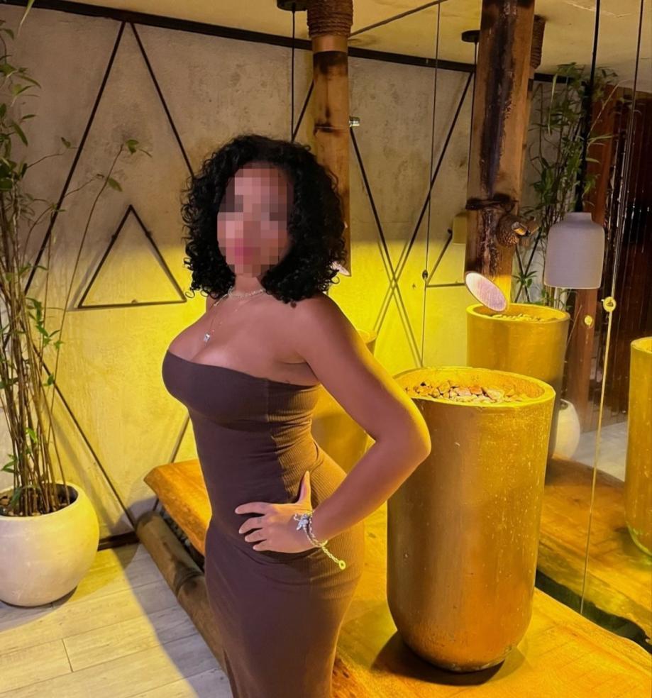 643660692|SHANEL|Chica