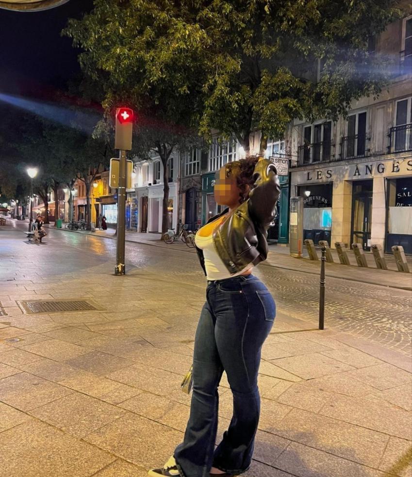 643660692|SHANEL|Chica