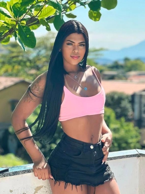 643647120|MÍA|Chica