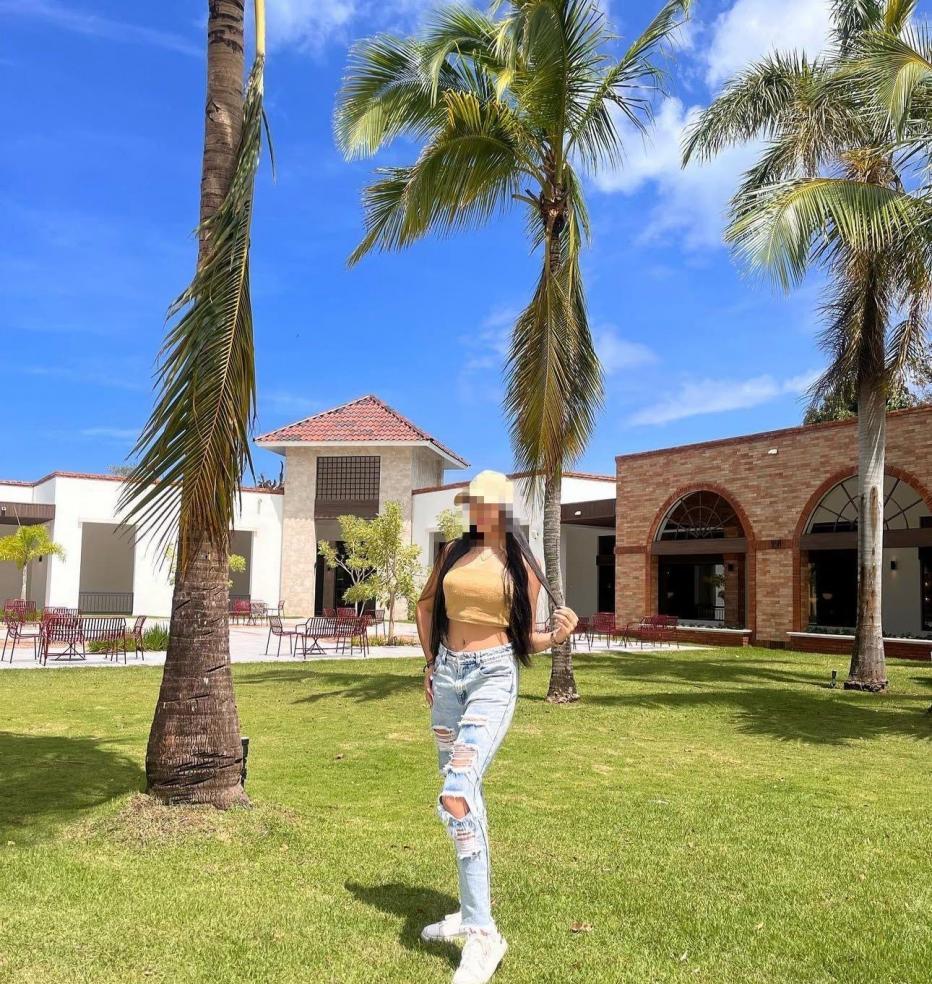 653522433|LESLIE|Chica