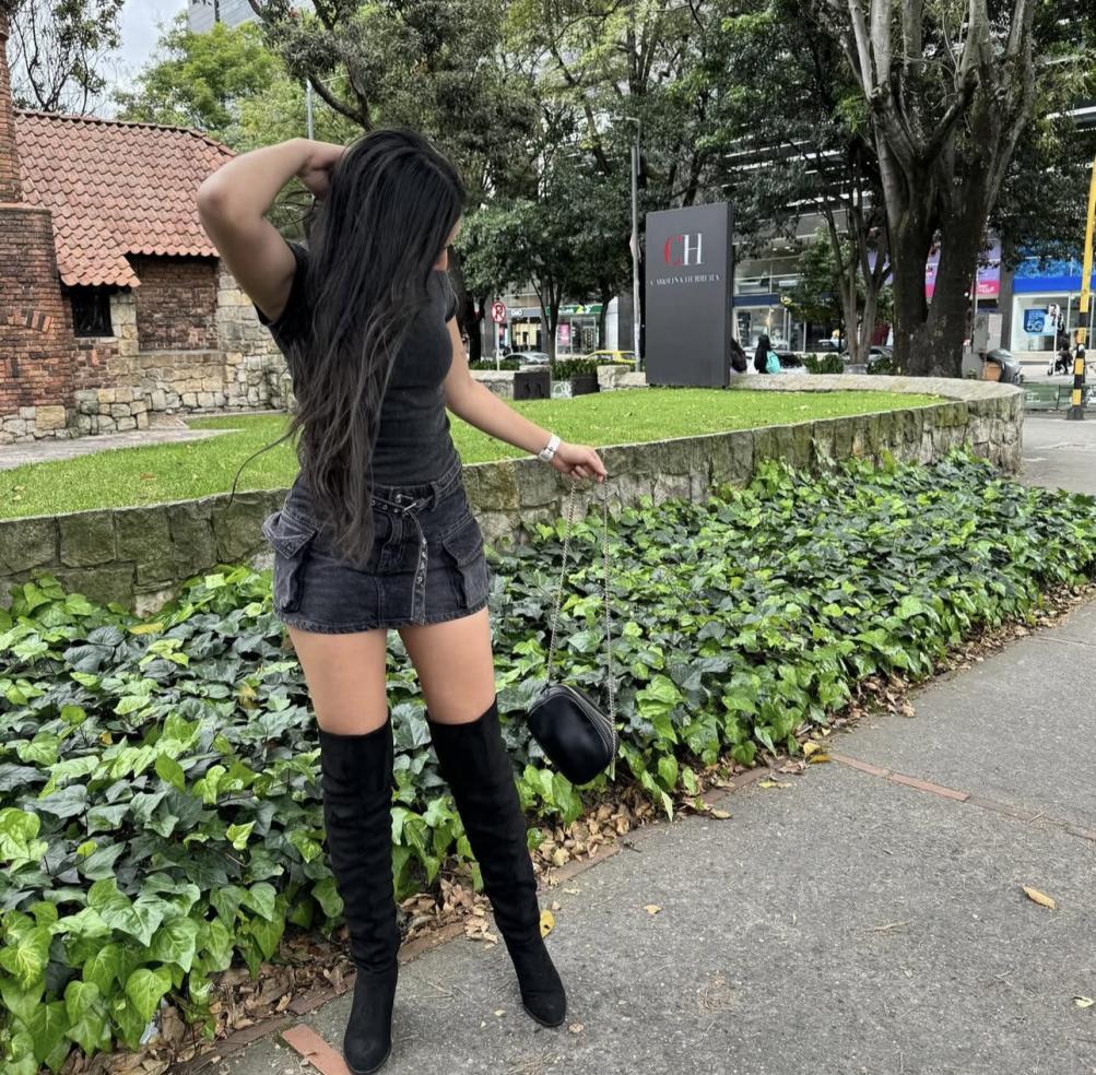 653522433|LESLIE|Chica