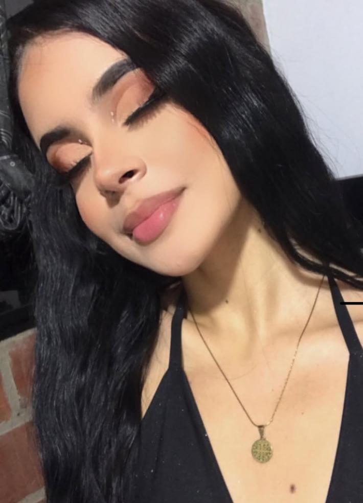 670440692|BEA|Chica