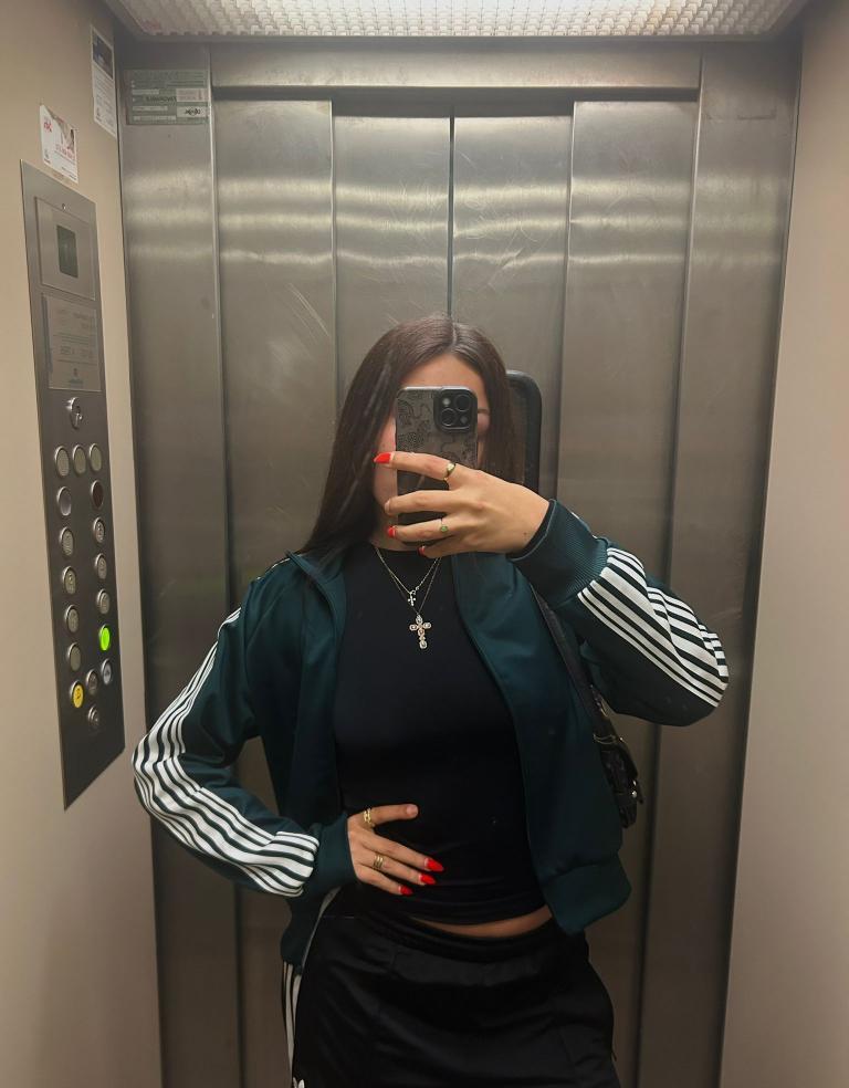 638073956|VALERIA|Chica