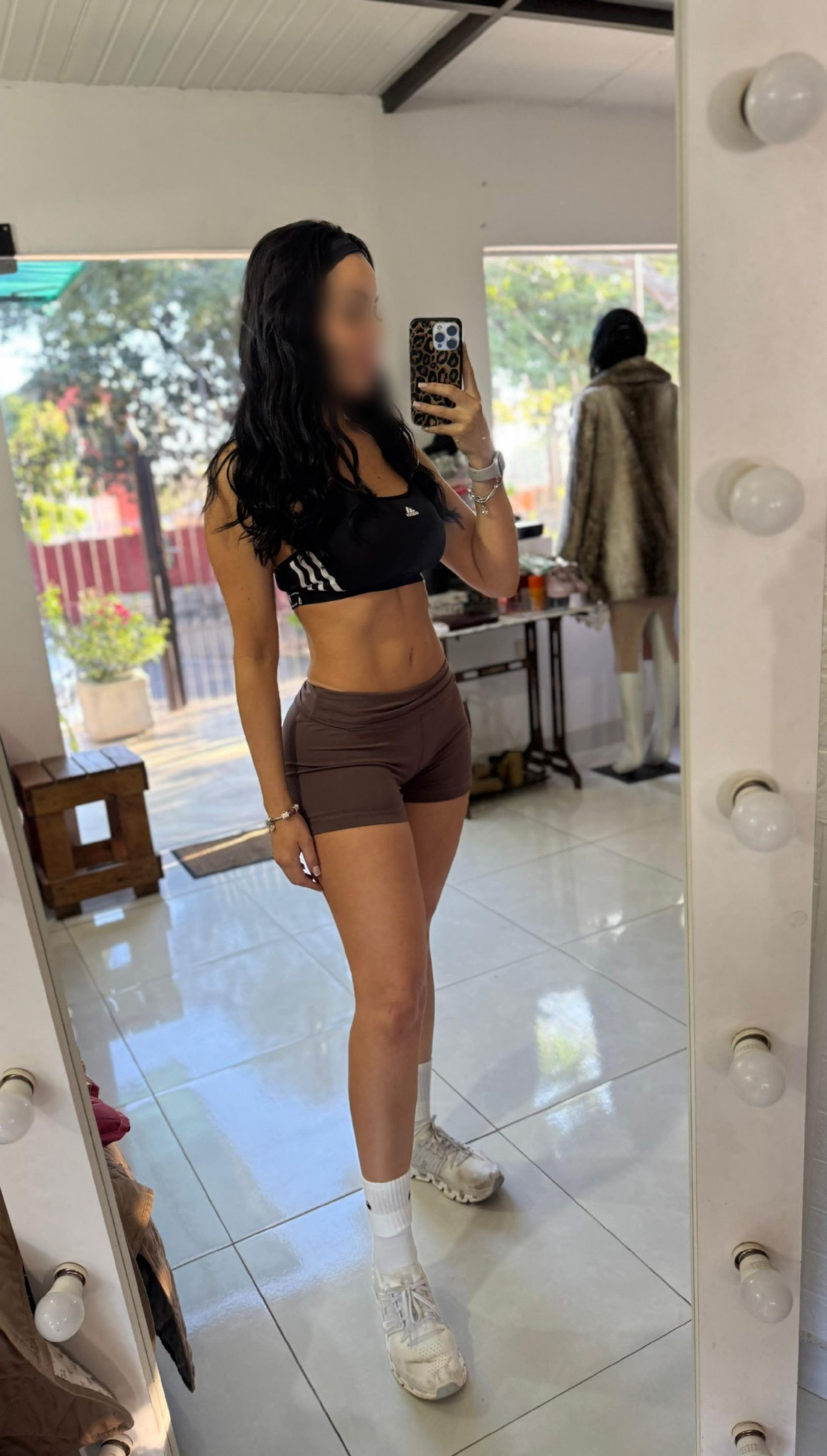 611244718|YASMIN|Chica