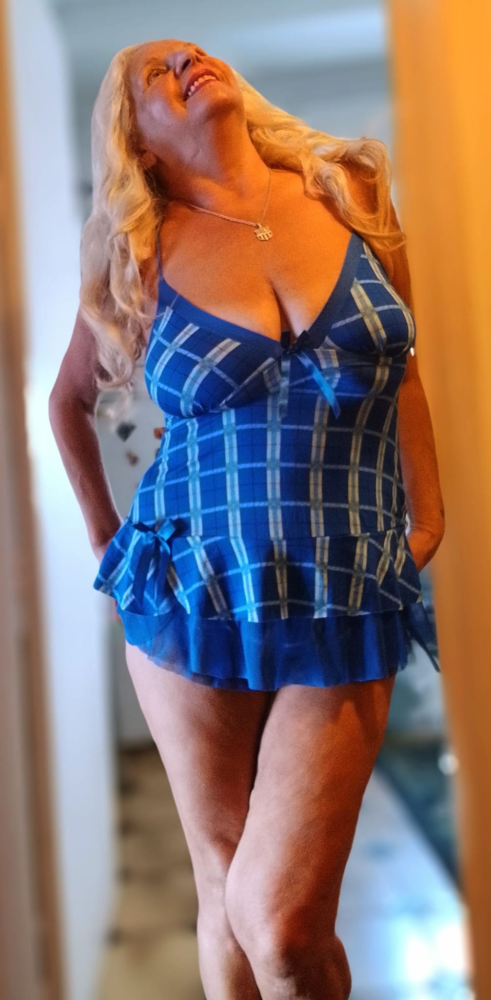 697384618|EMILIA|Chica