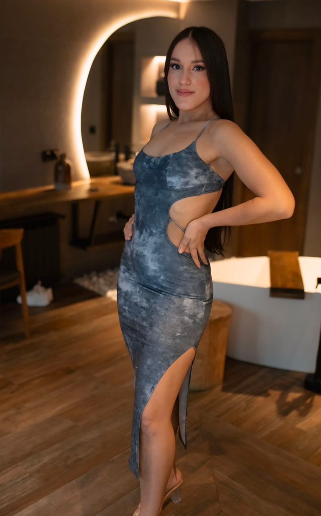 675587097|TATIANA|Chica