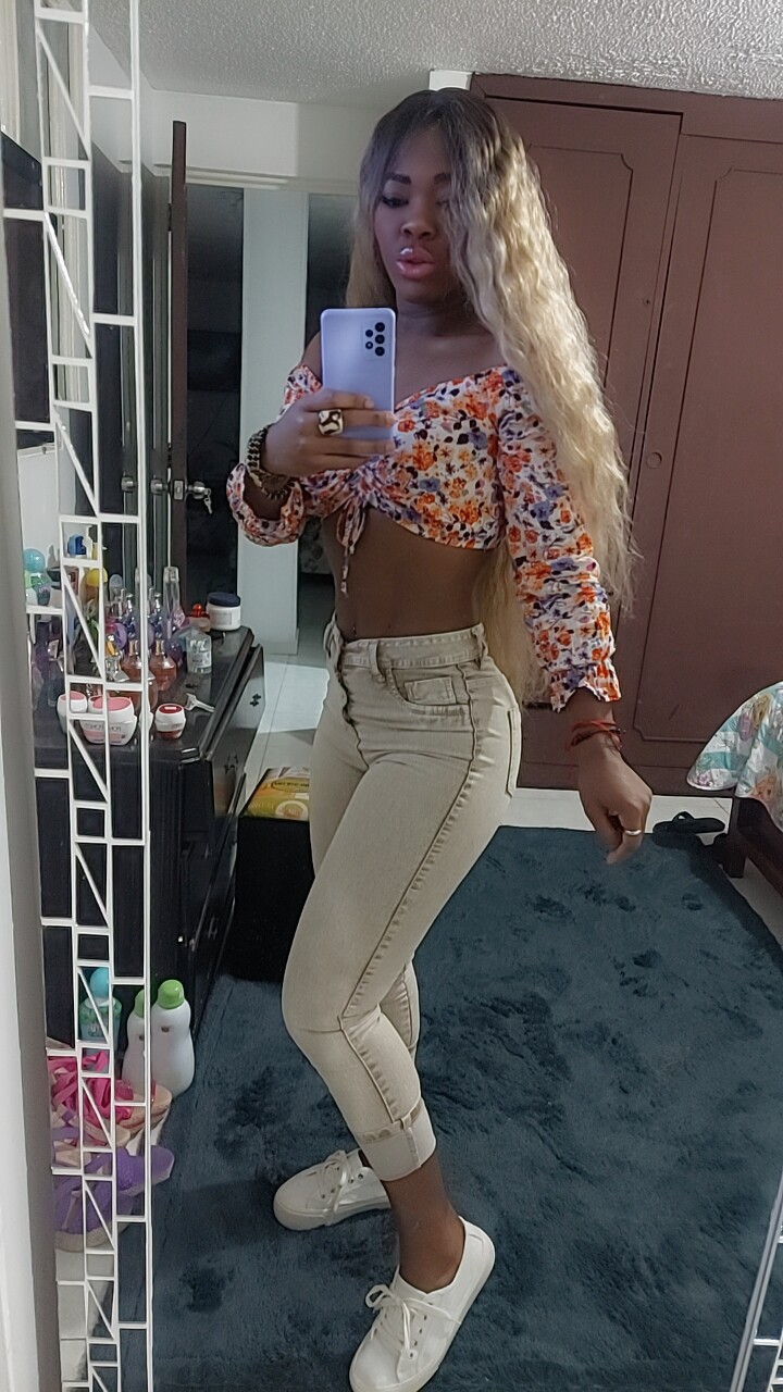 631399497|VANESSA|Puta
