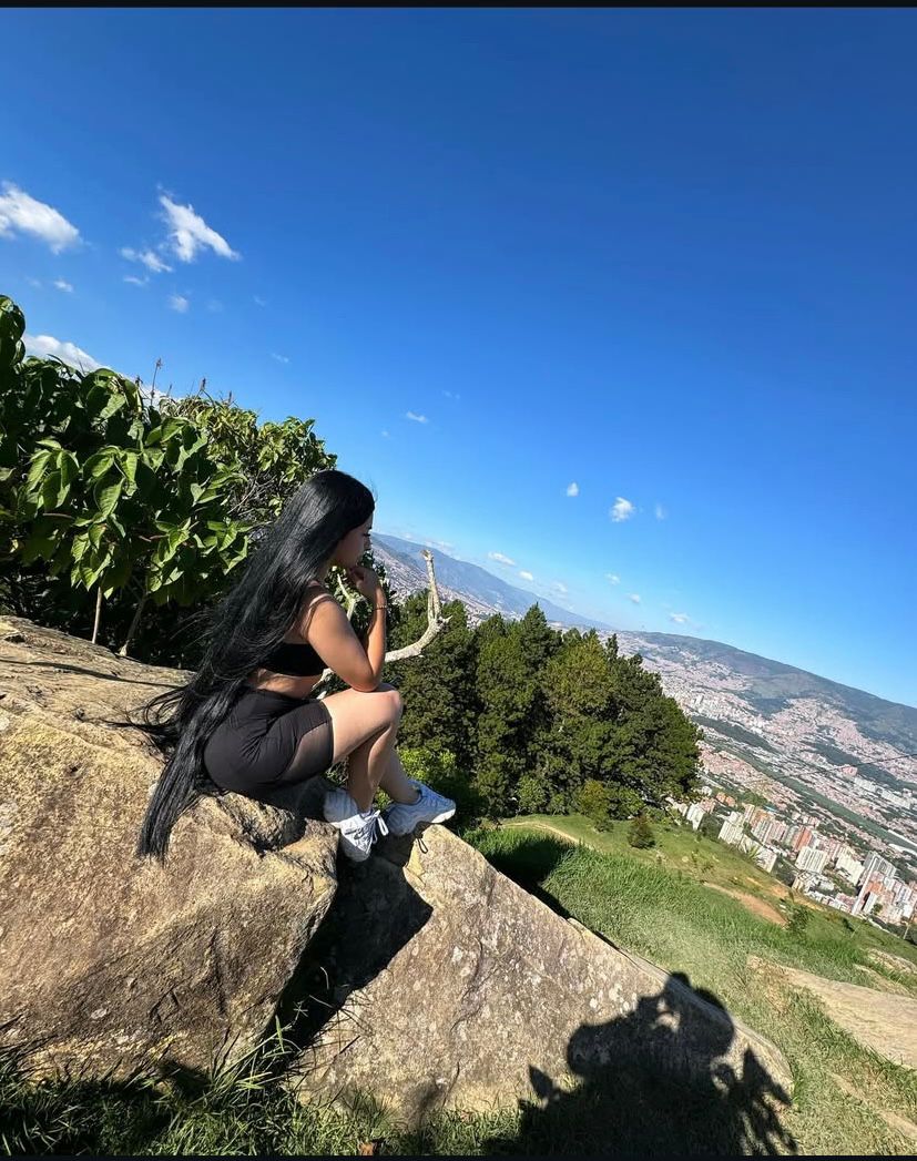 661083382|SARA|Chica
