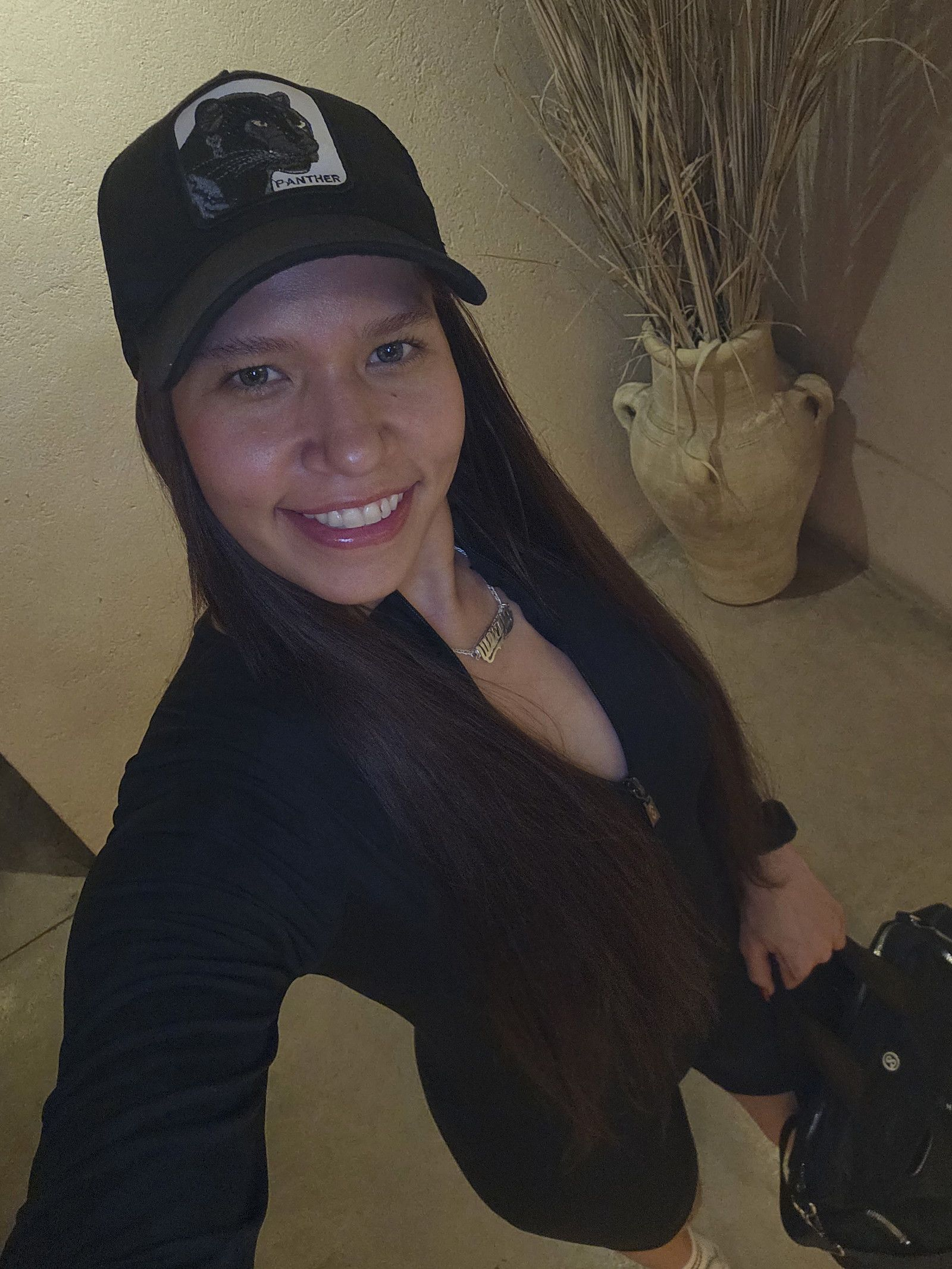 643094440|MIA|Chica