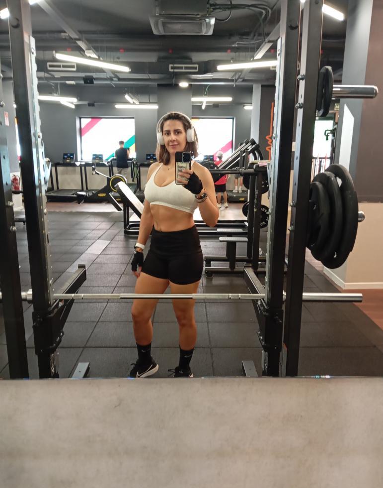 697696775|RAYANE|Chica