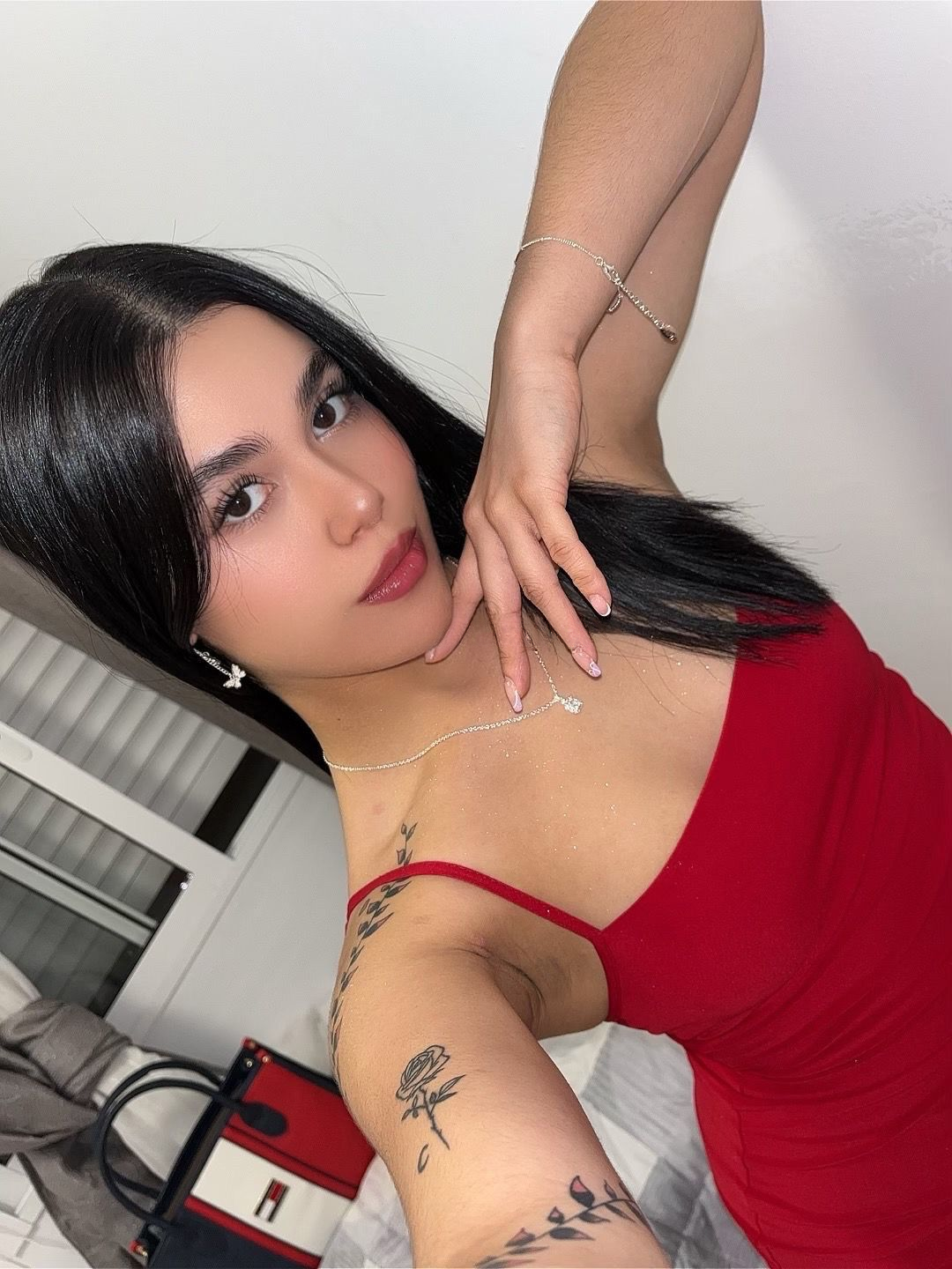 612268971|EMILY|Chica
